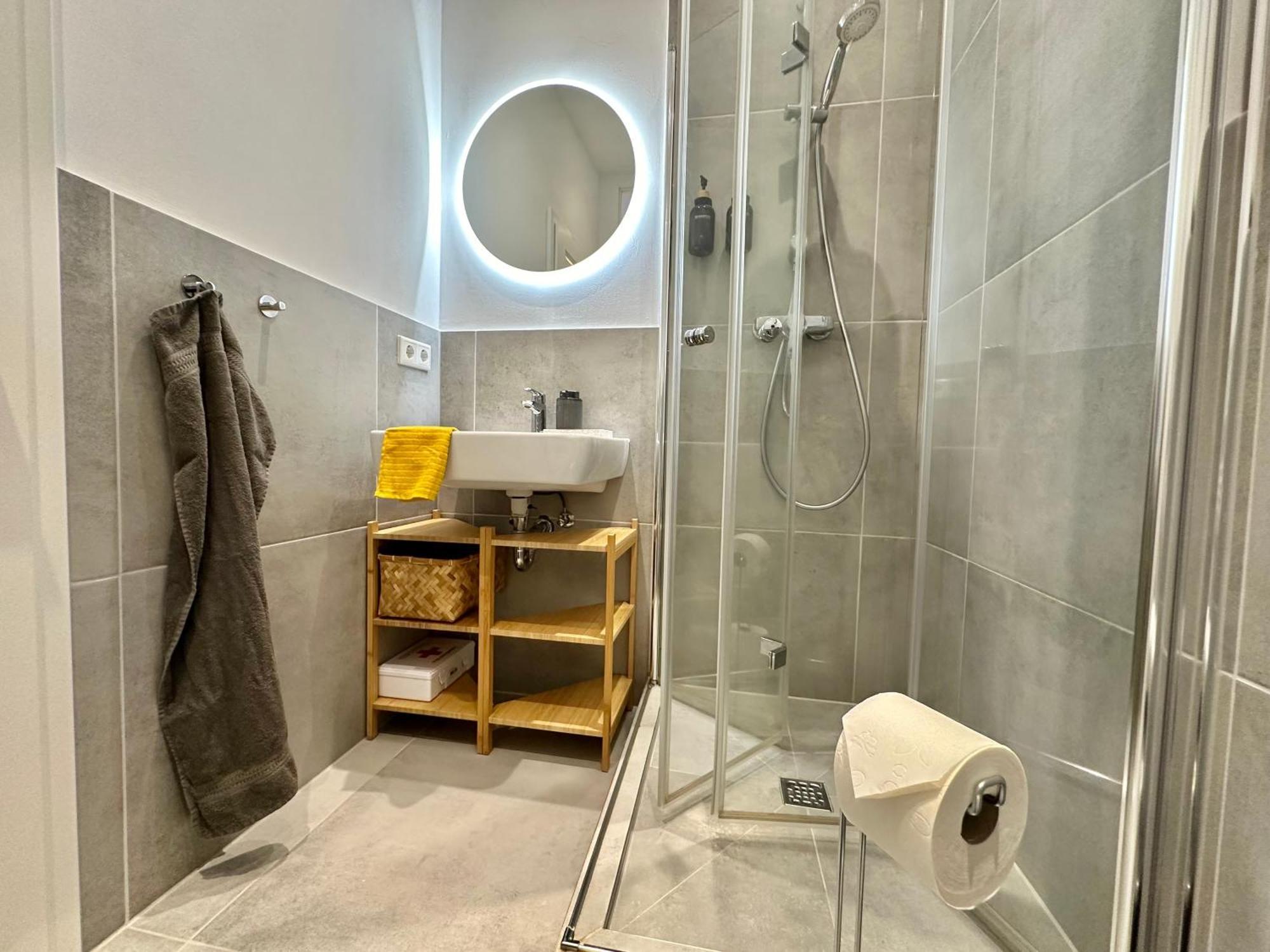 250M Rhine - Quiet Appartement Near Centralstation- Secretplace-K-111-S Koblenz  Exterior foto