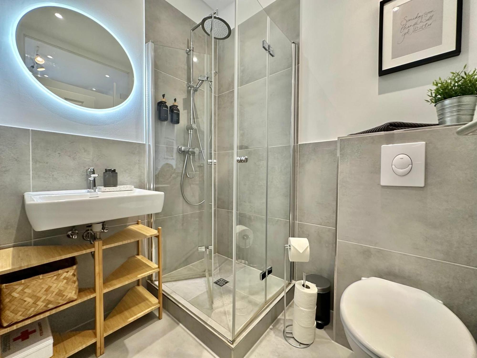 250M Rhine - Quiet Appartement Near Centralstation- Secretplace-K-111-S Koblenz  Exterior foto