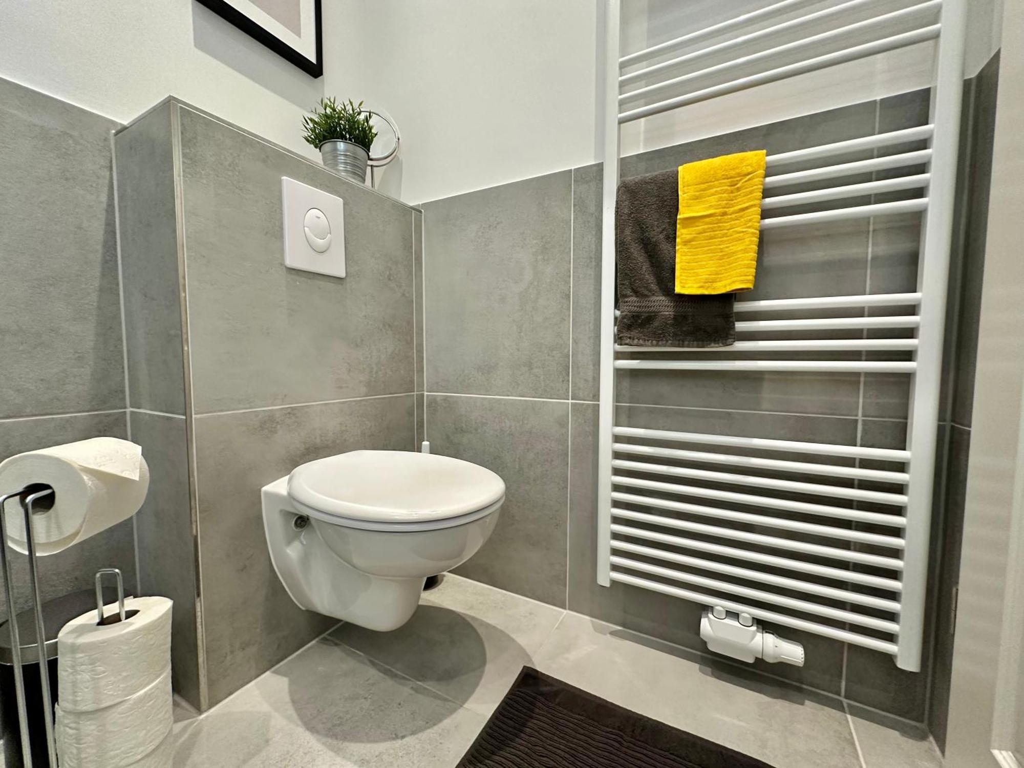250M Rhine - Quiet Appartement Near Centralstation- Secretplace-K-111-S Koblenz  Exterior foto